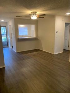 1,300 2br - 700ft2 - Apply on line now 2b 1b Upgraded Breakfast Bar cipads freeads