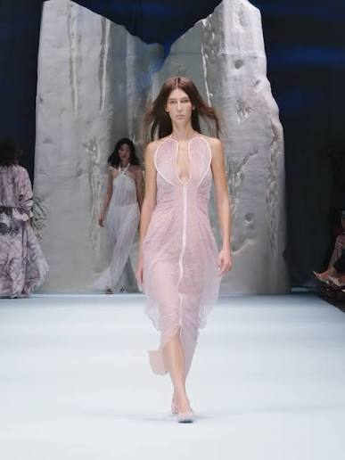 Colección Verano 2027: Elegancia y Sutileza Lady Genny cipads freeads in the news
