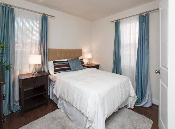 $1,275 / 1br – 600ft2 – Professionally Managed, Close to Downtown, Upgraded Interiors (Langston)