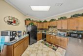 $1,370 / 1br – 675ft2 – Balcony, Racquetball Court, Coffee Bar with Wi-Fi