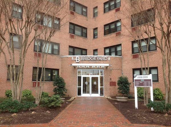 $1,725 / 1br – 660ft2 – Move In Guarantee, Ceramic Kitchen Tile, Built-In Microwave (1204 S Washington St, Alexandria, VA)