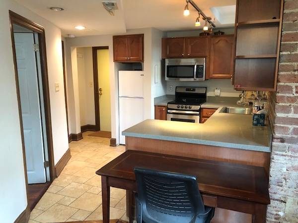 $1,775 / 1br – 550ft2 – Sunlit, furnished 1br near Union Station (Capitol Hill)