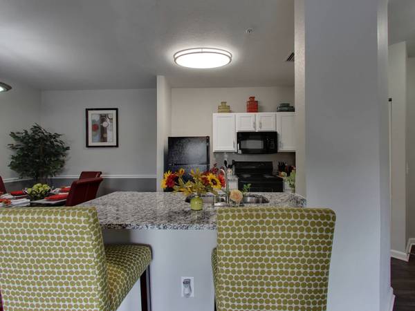 $1,842 / 3br – 1127ft2 – Night Patrol, Courtesy concierge, In-Unit Laundry (7101 Wilson Blvd, Jacksonville, FL)