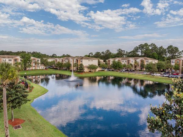 $1,842 / 3br – 1127ft2 – Night Patrol, Courtesy concierge, In-Unit Laundry (7101 Wilson Blvd, Jacksonville, FL)