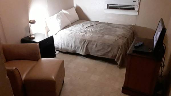 $225 1 bedroom for rent woodville (Savannah)