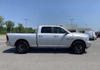 Dodge-Ram-4×2-1500-Crew-Cab-Pickup-Truck-Bighorn-HEMI-cipads-freeads