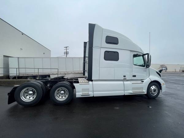 Team drivers CDL A 1.0$/mi 22 Volvo 860 $5000 sign in (Troy MI.)