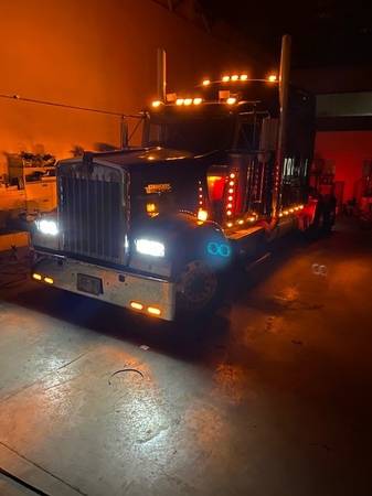 Team drivers CDL A 1.0$/mi 22 Volvo 860 $5000 sign in (Troy MI.)