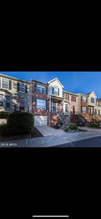 $1,095 Gorgeous Private Bedroom w/ private bath for rent in large townhome (Germantown, md)