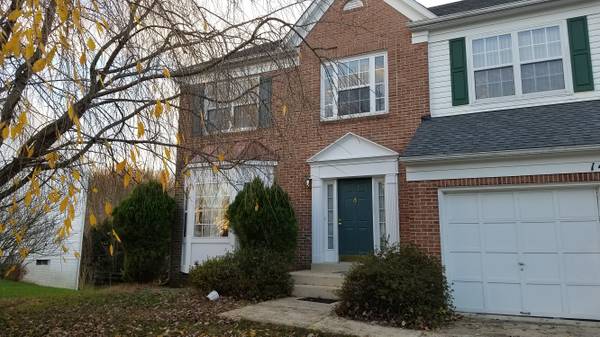 $1,100 / 2br – First Floor of Beautiful Single-family House For Rental (Germantown)