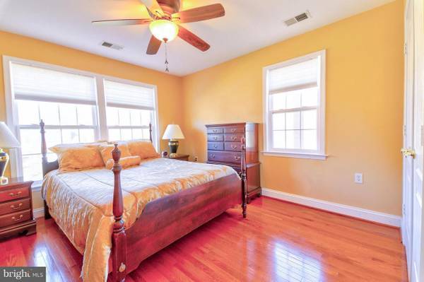 $750 Beautiful bedroom near MGM/National Harbor, utilities included