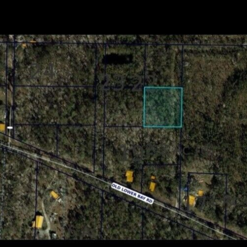 0.94 acre vacant land lot. In Hancock County Mississippi, on old lower bay road