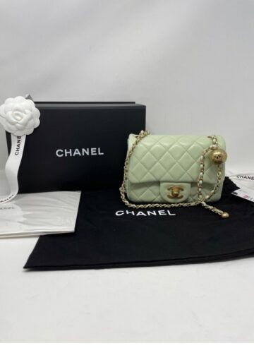 Chanel 22C Square Mini Pearl Crush Light Green BNIB Stunning Pistachio Color