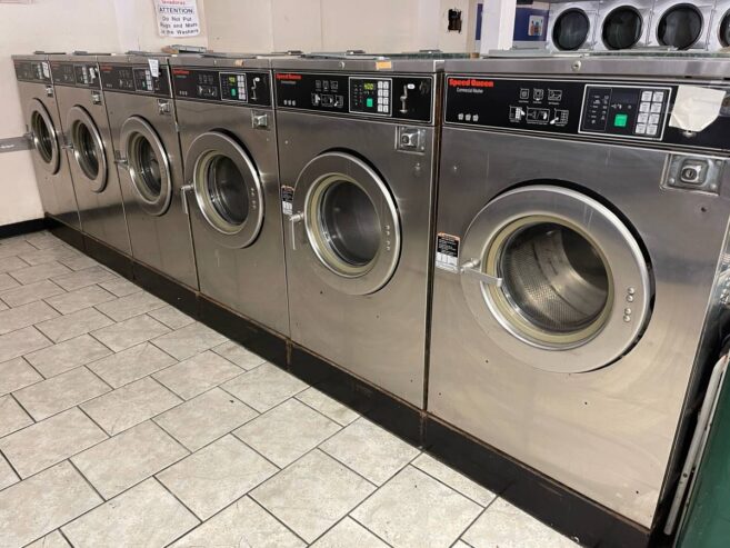 Commercial Laundromat Speed Queen Washing Machines – $1,000 (Washington)