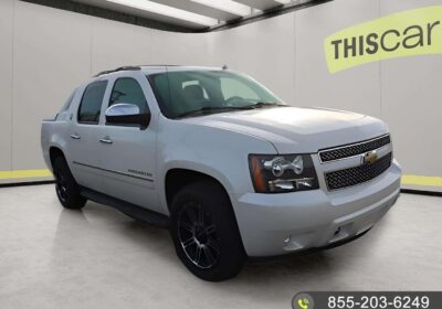 2013-Chevrolet-Avalanche-LTZ-cipads-freeads