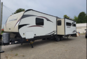 2016 Pacific Northland R27 RV trailer sleeps 6 1-bedroom electric-level wintered