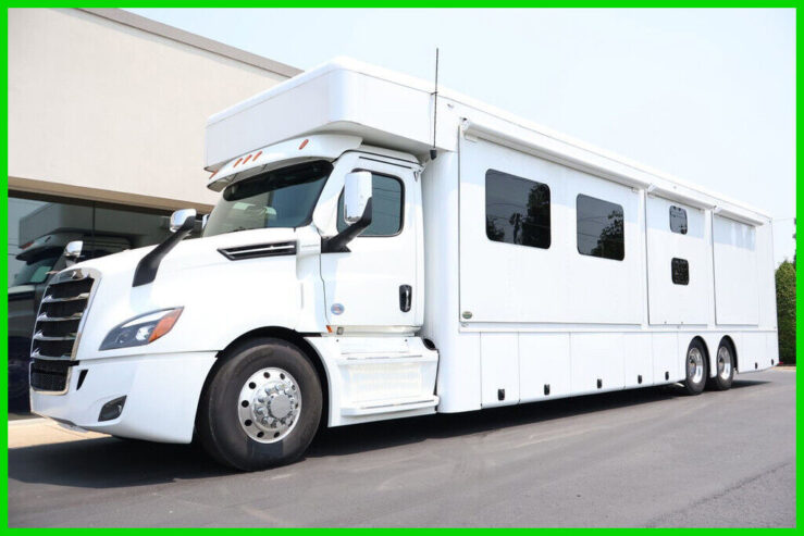 2022 Freightliner NRC RV Motorhome Coach Toy Hauler