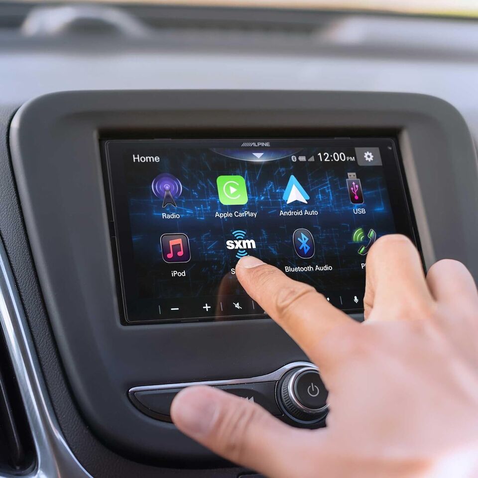 Alpine iLX-W670 2-DIN Car Stereo: 7″ Apple CarPlay/Android Auto/SXM/BT Receiver