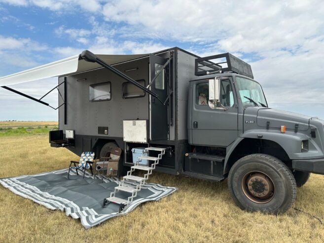 Freightliner Expedition RV