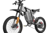 X21 MAX 6000W Peak Power Motor: The EKX X21 MAX is a robust electric off-road motorcycle boasting a maximum speed of 53mph and an extensive range of up to 60 miles. Equipped with a 3000w nominal (6000w peak) motor and a 60V 30Ah Samsung battery, it offers substantial power and endurance. Additionally, it comes with complete suspension, hydraulic brakes both at the front and rear, as well as front and rear lights for enhanced visibility