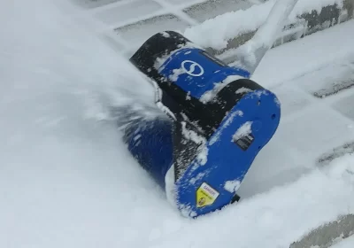 Snow-Joe-24V-10-inch-Cordless-Snow-Shovel-5.0-Ah-Battery-Charger-cipads-freeads